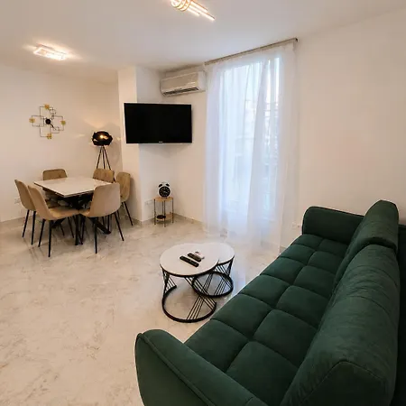 Edi- Newly Renovated With Balcony 公寓