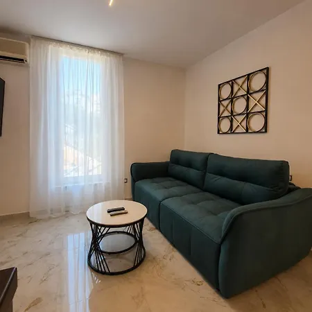 Apartmán Edi- Newly Renovated With Balcony